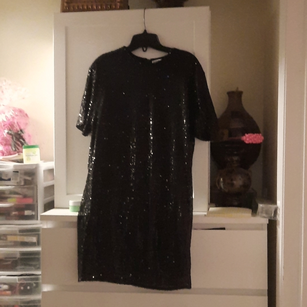 NWT WOMEN'S SEXY black sequin dress short sleeve